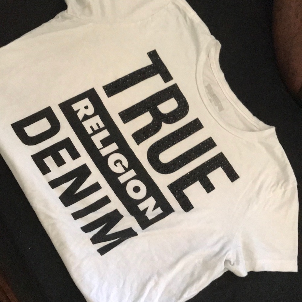 Women’s True Religion Tee.
